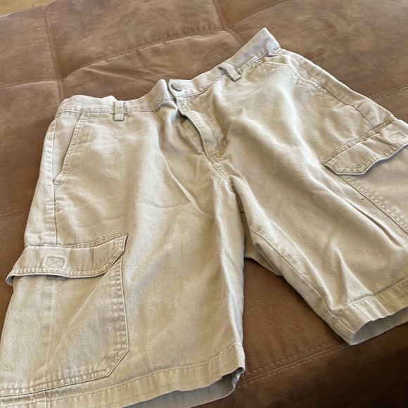 Chaps Ralph Lauren Shorts - Picture 2 of 5
